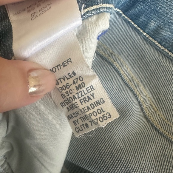 MOTHER Midrise Dazzler Ankle Fray in Reading by the Pool Wash - Picture 5 of 7